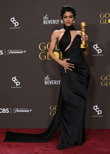 Najbolje odjevene zvijezde na Zlatnim globusima: Selena Gomez oborila s nogu u perju