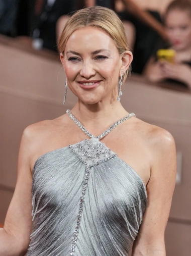 Najbolje odjevene zvijezde na Zlatnim globusima: Selena Gomez oborila s nogu u perju