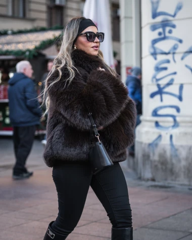 Crno je novo crno: Boja vječne elegancije ponovno vlada &scaron;picom