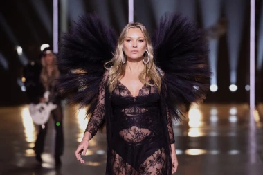 Kate Moss slavi 52. rođendan: Modna ikona koja prkosi vremenu - ovo su njena najbolja izdanja kroz godine