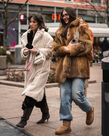 Zagrebačka &scaron;pica: Influencerica Lana Biželj i mnoga poznata lica pro&scaron;etali centrom grada