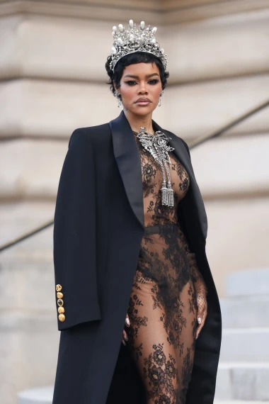 Tjedan visoke mode u Parizu: Teyana Taylor i Carla Bruni odjenule čipku