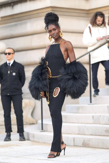 Tjedan visoke mode u Parizu: Teyana Taylor i Carla Bruni odjenule čipku