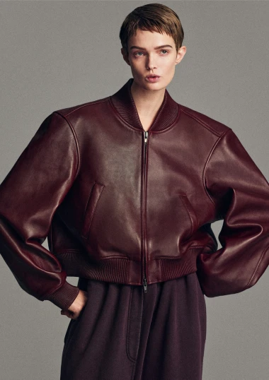 H&amp;M Studio SS26 slavi individualnost i donosi statement komade za hrabre kombinacije