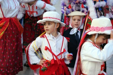 Dječja povorka u Rijeci okupila 6500 ma&scaron;kara: Pogledajte preslatke maske veselih mali&scaron;ana