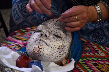 Tradicija koja umire: Na Kosovu mladenke prije vjenčanja prolaze neobičan ritual