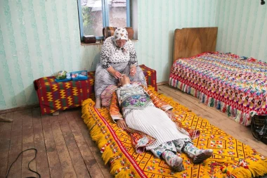 Tradicija koja umire: Na Kosovu mladenke prije vjenčanja prolaze neobičan ritual