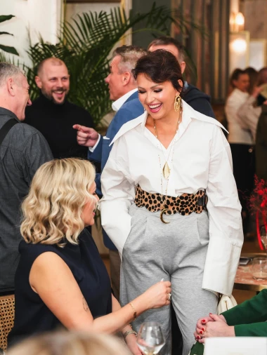 Nina Badrić u dru&scaron;tvu najdražih najavila novi album: Na promociji je bilo mnogo poznatih i slavnih