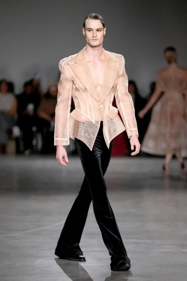 Modni bijeg od stvarnosti: Magična Sirianova kolekcija osvojila New York