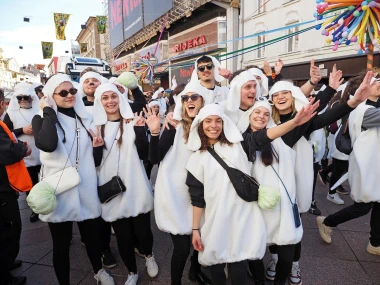 Veliko finale Riječkog karnevala: Pogledajte lude i najbolje ma&scaron;kare iz Rijeke