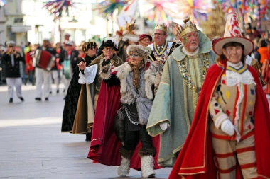 Veliko finale Riječkog karnevala: Pogledajte lude i najbolje ma&scaron;kare iz Rijeke