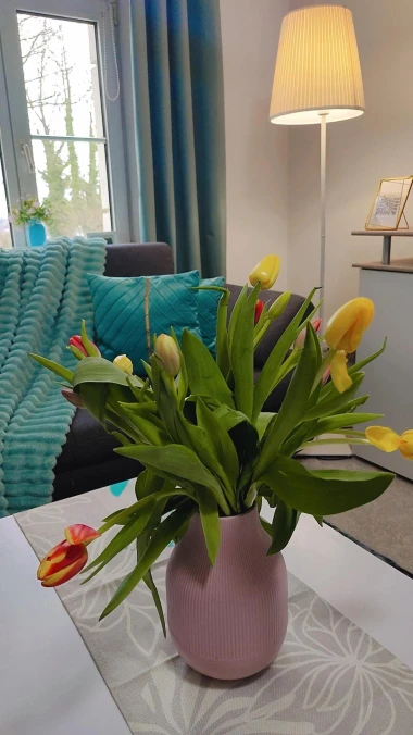 Dozivamo proljeće: Tulipani na&scaron;ih čitateljica u vazama donose svježinu i boje