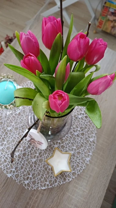 Dozivamo proljeće: Tulipani na&scaron;ih čitateljica u vazama donose svježinu i boje