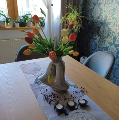 Dozivamo proljeće: Tulipani na&scaron;ih čitateljica u vazama donose svježinu i boje