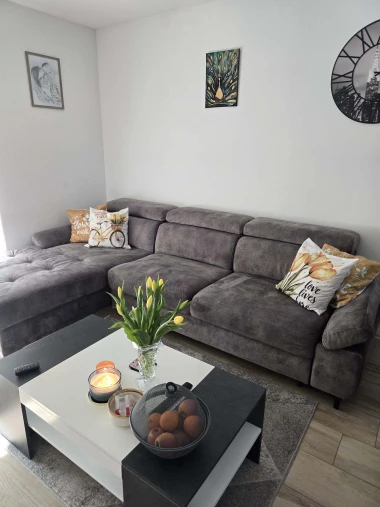 Dozivamo proljeće: Tulipani na&scaron;ih čitateljica u vazama donose svježinu i boje