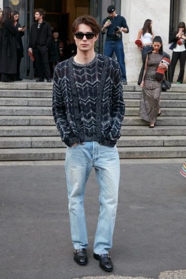 Milanske ulice diktiraju trendove: Heklane haljine, &scaron;tikle, srebrni sjaj i proljetne nijanse