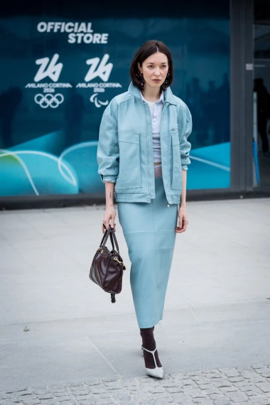 Milanske ulice diktiraju trendove: Heklane haljine, &scaron;tikle, srebrni sjaj i proljetne nijanse