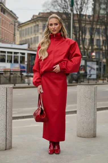 Milanske ulice diktiraju trendove: Heklane haljine, &scaron;tikle, srebrni sjaj i proljetne nijanse