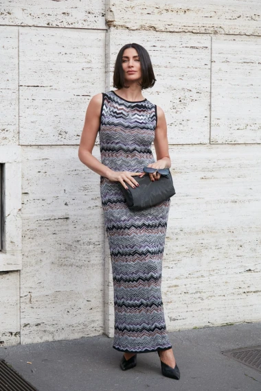 Milanske ulice diktiraju trendove: Heklane haljine, &scaron;tikle, srebrni sjaj i proljetne nijanse