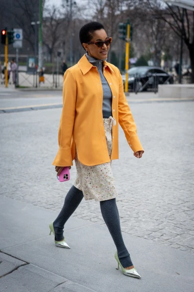 Milanske ulice diktiraju trendove: Heklane haljine, &scaron;tikle, srebrni sjaj i proljetne nijanse