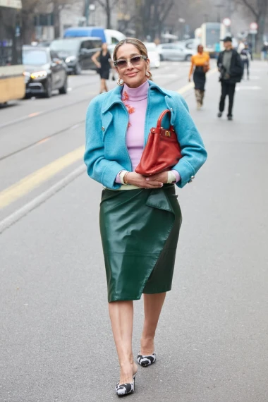 Milanske ulice diktiraju trendove: Heklane haljine, &scaron;tikle, srebrni sjaj i proljetne nijanse