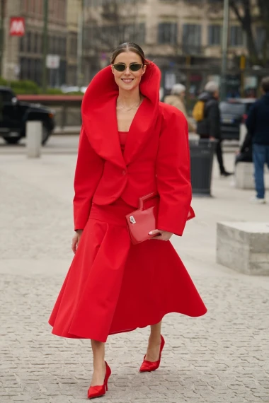 Milanske ulice diktiraju trendove: Heklane haljine, &scaron;tikle, srebrni sjaj i proljetne nijanse