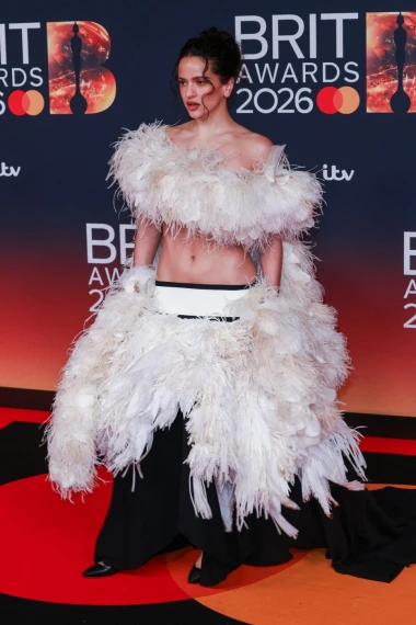 Crveni tepih gori, Olivija Dean slavi: Spektakl BRIT Awardsa u Manchesteru