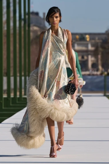 Nova era Diora: Jonathan Anderson donio igru tekstura i svjetlosti na pari&scaron;ku pistu