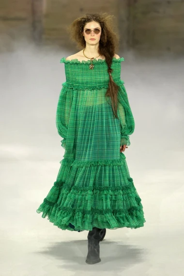 Tjedan mode: Nova vizija Chlo&eacute; romantike u boji odu&scaron;evila Pariz