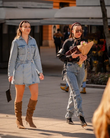 Kako nositi traper komade znaju dame sa zagrebačke &scaron;pice