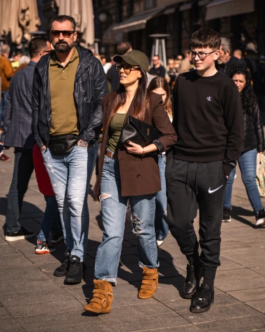 Kako nositi traper komade znaju dame sa zagrebačke &scaron;pice