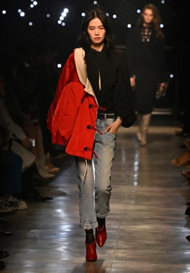 Kolekcija Isabel Marant za jesen donosi spoj 80-ih i opu&scaron;tene elegancije