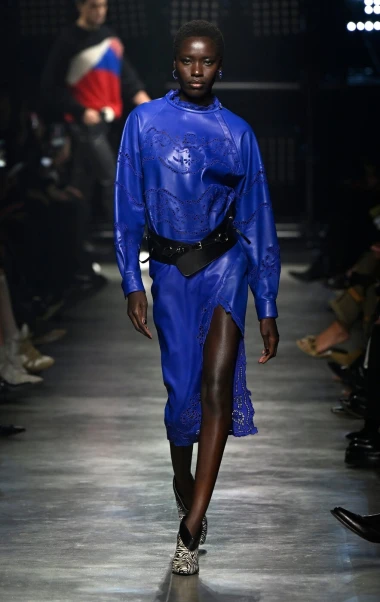 Kolekcija Isabel Marant za jesen donosi spoj 80-ih i opu&scaron;tene elegancije