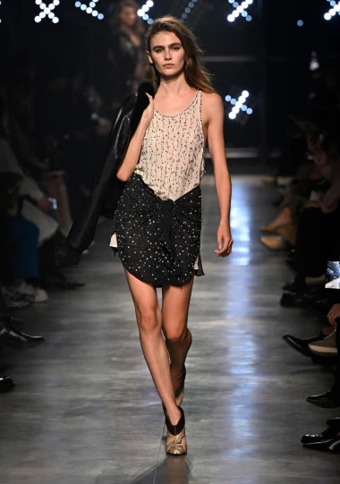 Kolekcija Isabel Marant za jesen donosi spoj 80-ih i opu&scaron;tene elegancije