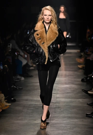 Kolekcija Isabel Marant za jesen donosi spoj 80-ih i opu&scaron;tene elegancije