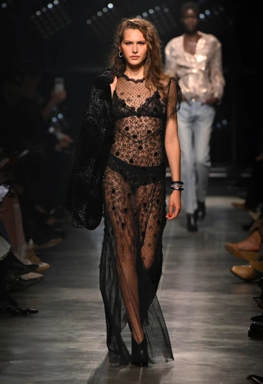 Kolekcija Isabel Marant za jesen donosi spoj 80-ih i opu&scaron;tene elegancije