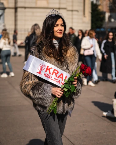 Zagrebačka &scaron;pica u znaku ljepotica: Sunce, minice i Lana Lourdes Rupić