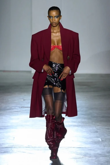 Vivienne Westwood u Parizu: Oda neustra&scaron;ivosti, humoru i vječnoj pobuni