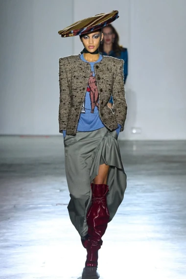 Vivienne Westwood u Parizu: Oda neustra&scaron;ivosti, humoru i vječnoj pobuni