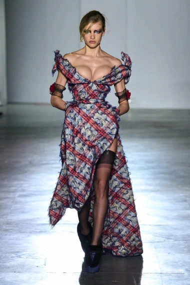 Vivienne Westwood u Parizu: Oda neustra&scaron;ivosti, humoru i vječnoj pobuni