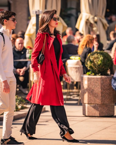 Sve trendseterice na &scaron;pici nose ove balonere: Apsolutni su hit sezone