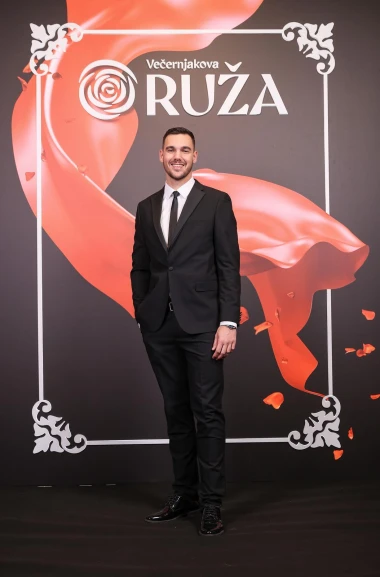 Antonija Blaće zablistala na Večernjakovoj ruži, evo tko je jo&scaron; pro&scaron;etao crvenim tepihom