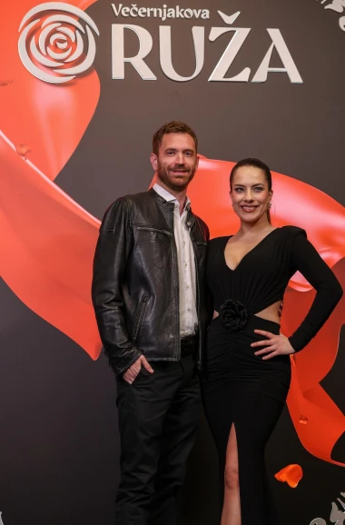 Antonija Blaće zablistala na Večernjakovoj ruži, evo tko je jo&scaron; pro&scaron;etao crvenim tepihom