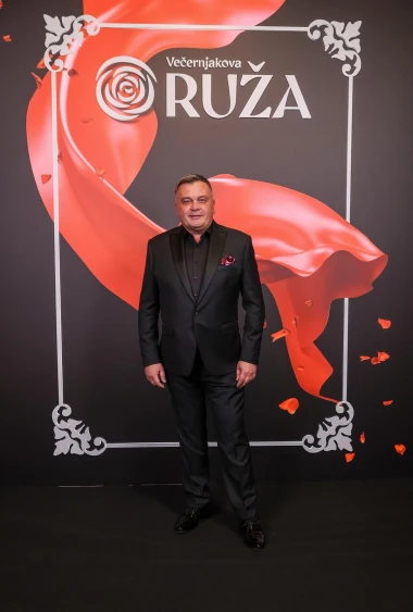 Antonija Blaće zablistala na Večernjakovoj ruži, evo tko je jo&scaron; pro&scaron;etao crvenim tepihom