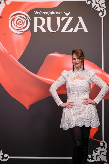 Antonija Blaće zablistala na Večernjakovoj ruži, evo tko je jo&scaron; pro&scaron;etao crvenim tepihom