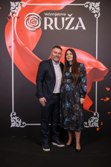 Antonija Blaće zablistala na Večernjakovoj ruži, evo tko je jo&scaron; pro&scaron;etao crvenim tepihom