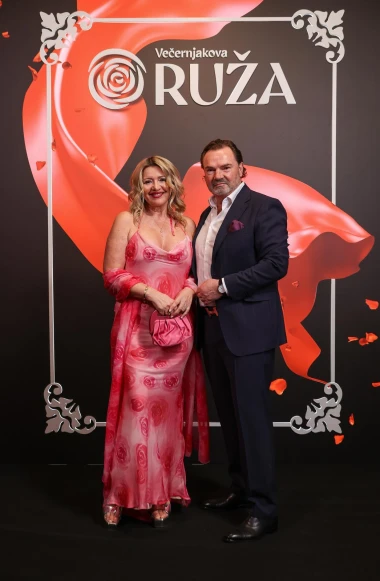 Antonija Blaće zablistala na Večernjakovoj ruži, evo tko je jo&scaron; pro&scaron;etao crvenim tepihom