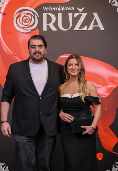 Antonija Blaće zablistala na Večernjakovoj ruži, evo tko je jo&scaron; pro&scaron;etao crvenim tepihom