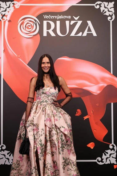 Antonija Blaće zablistala na Večernjakovoj ruži, evo tko je jo&scaron; pro&scaron;etao crvenim tepihom