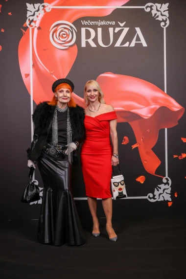Antonija Blaće zablistala na Večernjakovoj ruži, evo tko je jo&scaron; pro&scaron;etao crvenim tepihom